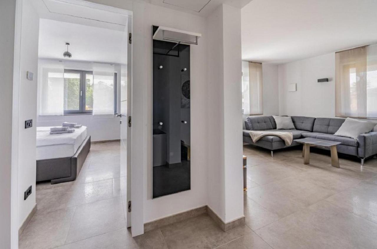 Villa Baden Малинска Экстерьер фото